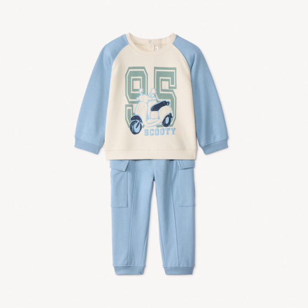 Спортивный костюм