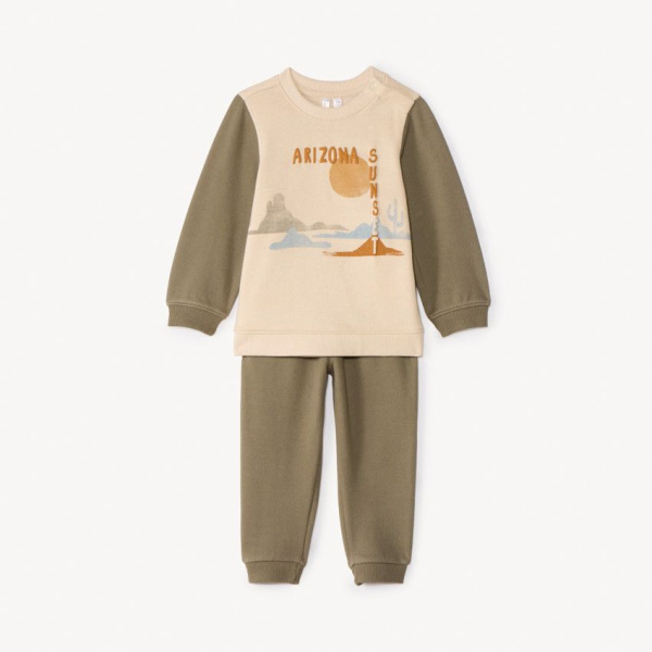 Спортивный костюм