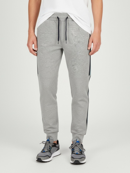 Спортивные брюки