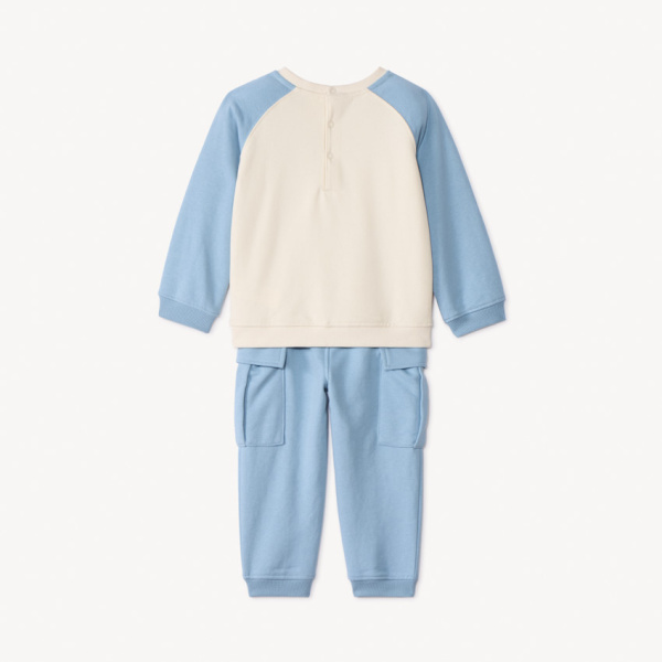 Спортивный костюм