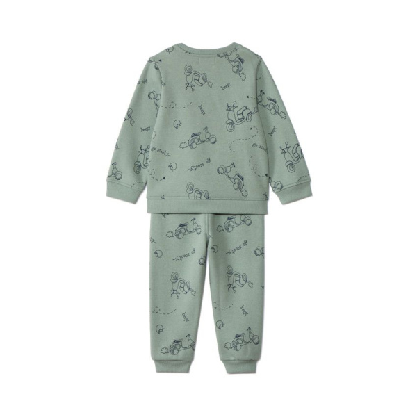 Спортивный костюм